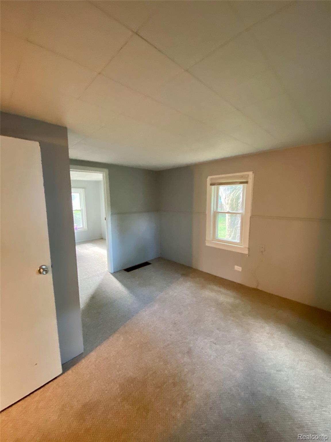 9221 Commerce Road Commerce Township, MI 48382 - Photo 9 of 10 IMG_2364.jpg