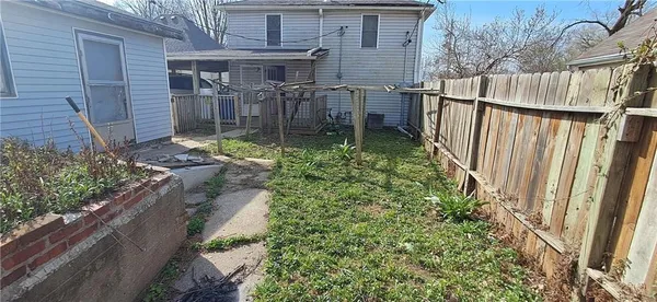 $1,300 | 1115 5th Avenue, St. Joseph, MO 64505