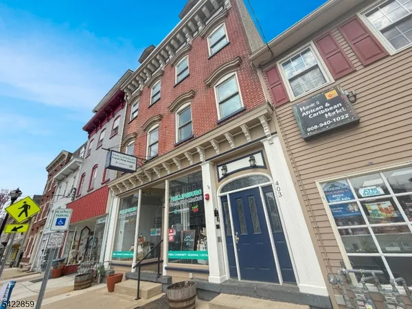 $2,095 | 403 South Main Street, Unit 201, Phillipsburg, NJ 08865