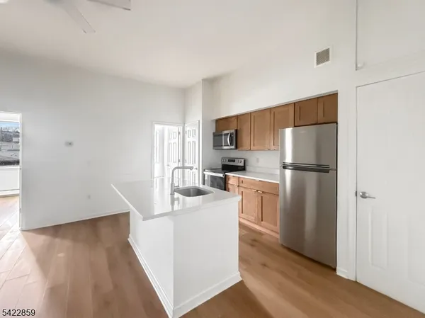 $2,095 | 403 South Main Street, Unit 201, Phillipsburg, NJ 08865