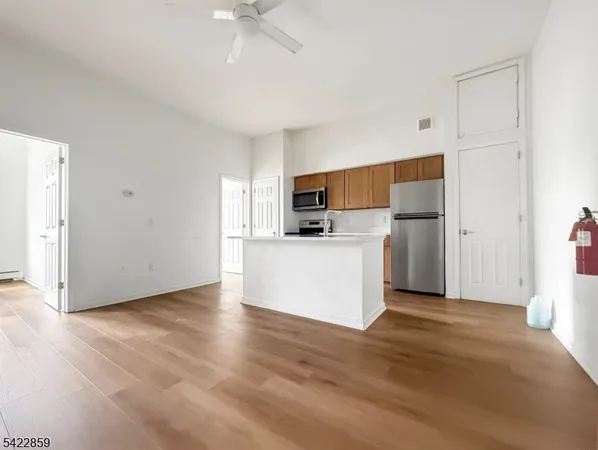 $2,095 | 403 South Main Street, Unit 201, Phillipsburg, NJ 08865