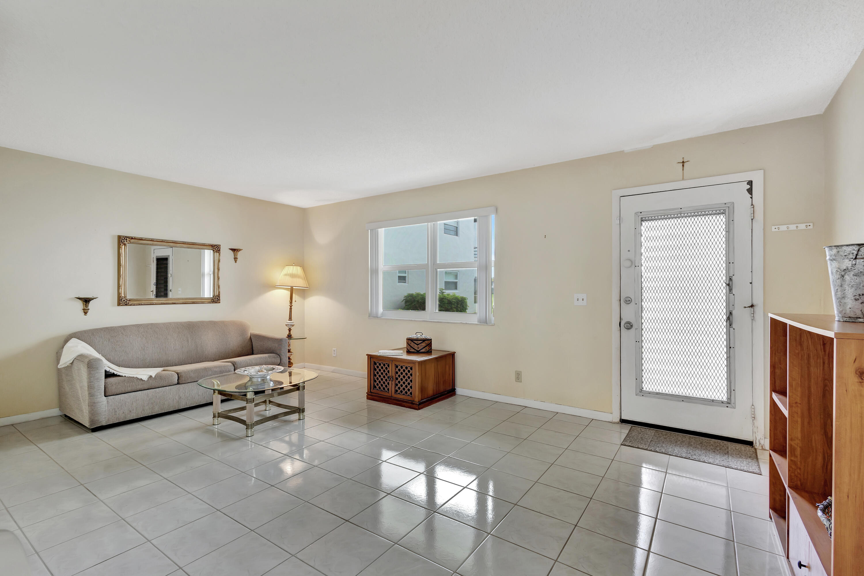 161 Normandy Lane, Unit D Delray Beach, FL 33484 - Photo 11 of 83 LARGE LIVING ROOM