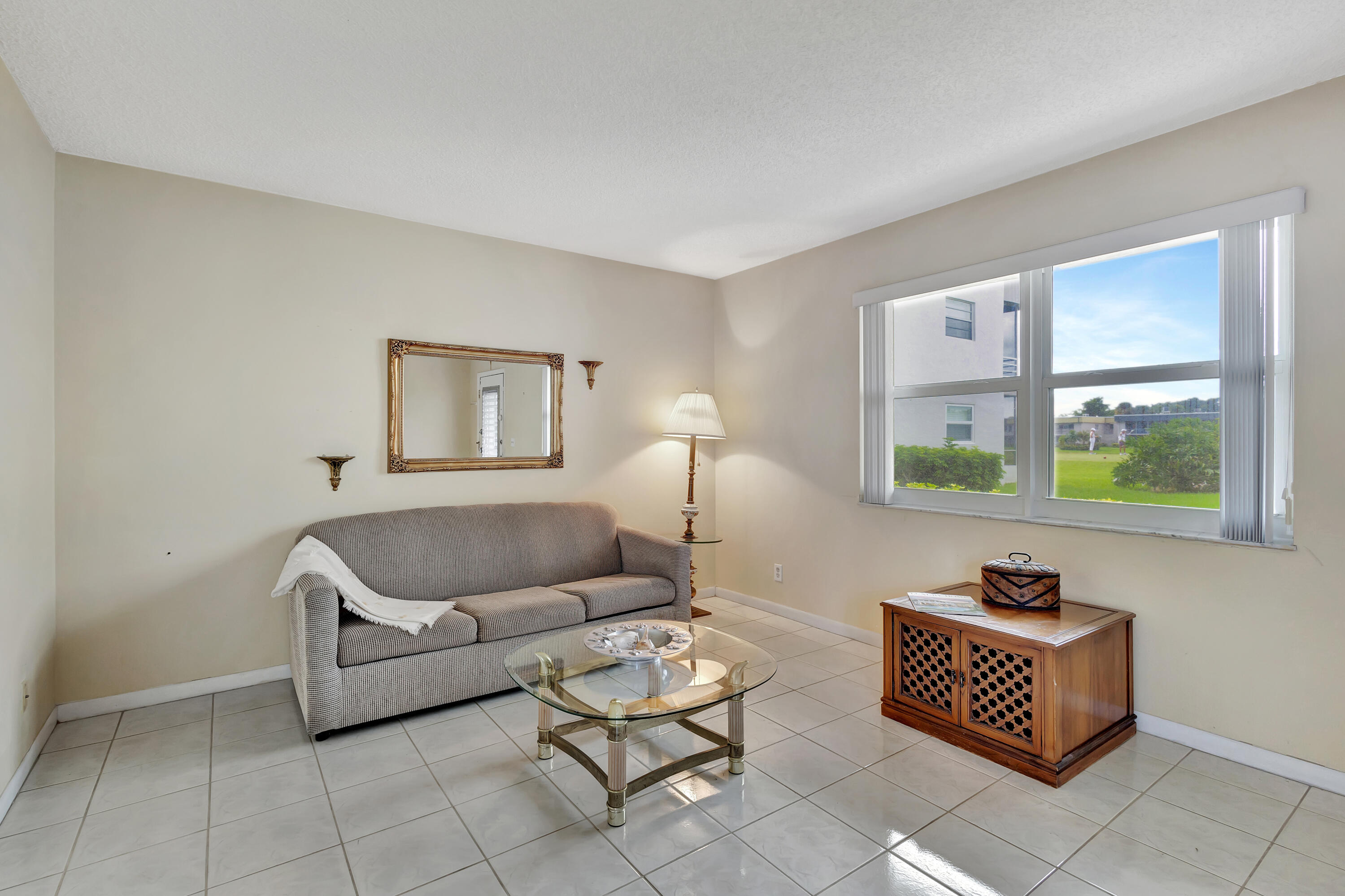 161 Normandy Lane, Unit D Delray Beach, FL 33484 - Photo 13 of 83 LIVING ROO