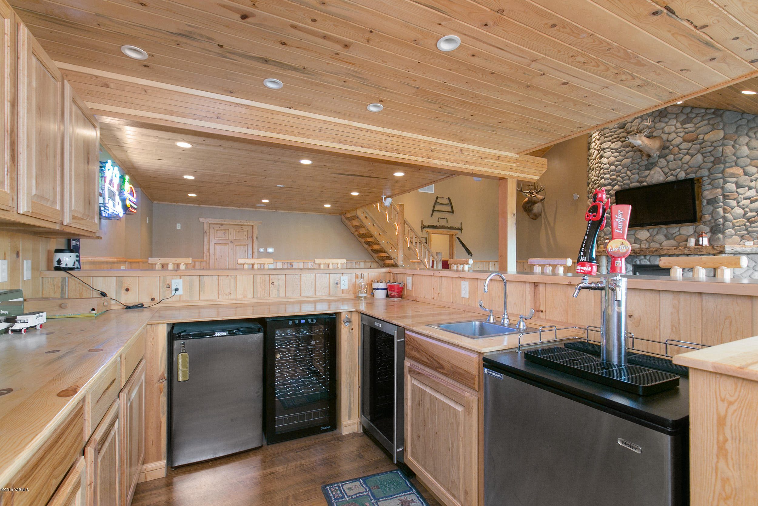 191 Mini Pines Road Yakima, WA 98903 - Photo 5 of 27 a kitchen with stainless steel appliances granite countertop a sink and stove