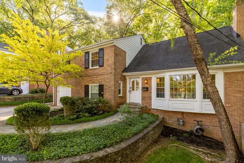 $1,349,500 | 11601 Magruder Lane, Rockville, MD 20852