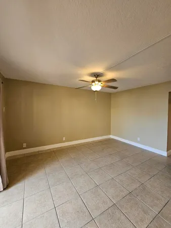 $1,700 | 1200 West Blue Heron Boulevard, Unit 7, Riviera Beach, FL 33404