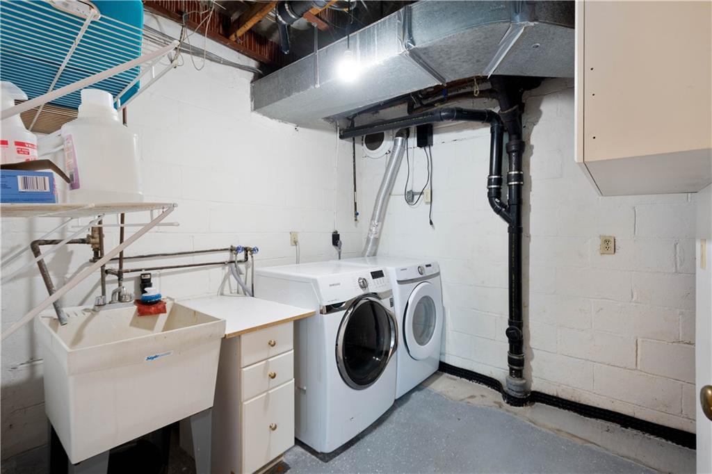 1580 Williamsburg Road Pittsburgh, PA 15243 - Photo 31 of 41 a utility room with dryer and washer
