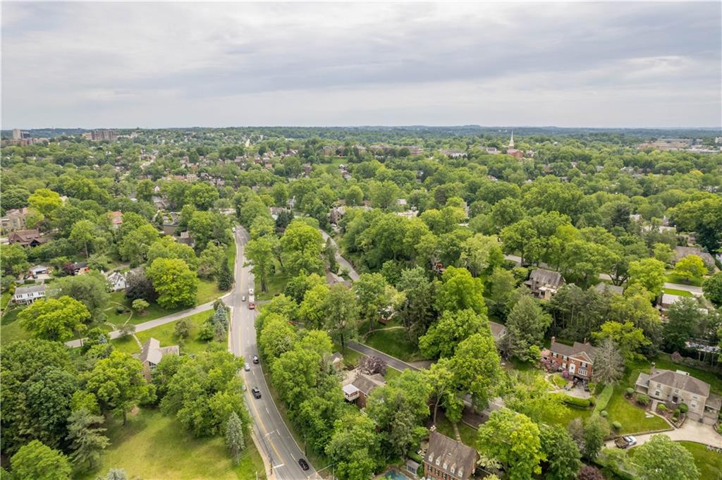 1580 Williamsburg Road Pittsburgh, PA 15243 - Photo 37 of 41 a view of a garden