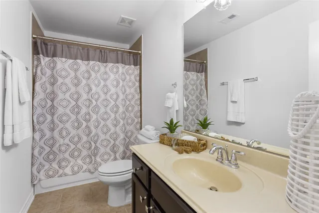 $285,000 | 2840 Sand Dune Drive Private, Seabrook, TX 77586