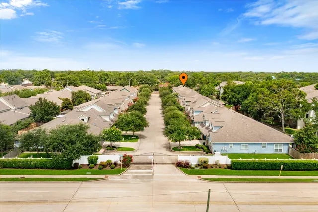 $285,000 | 2840 Sand Dune Drive Private, Seabrook, TX 77586