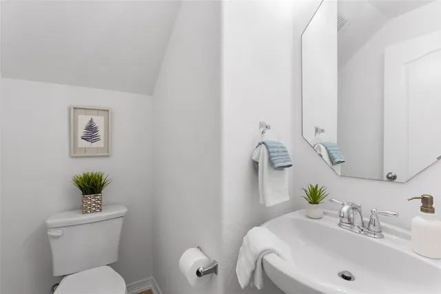 $285,000 | 2840 Sand Dune Drive Private, Seabrook, TX 77586