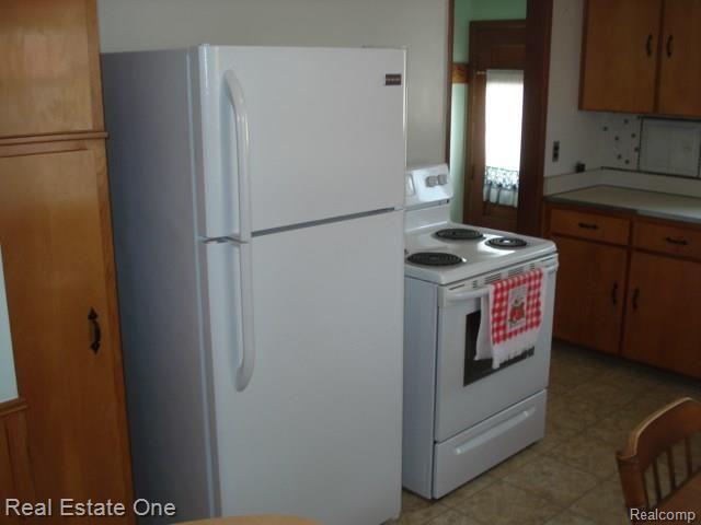 9716 Pardee Road Taylor, MI 48180 - Photo 13 of 24 DSC04666.JPG