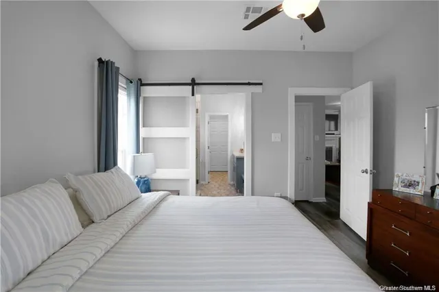 $995,000 | 145 West Harbor Drive, Lake Charles, LA 70607