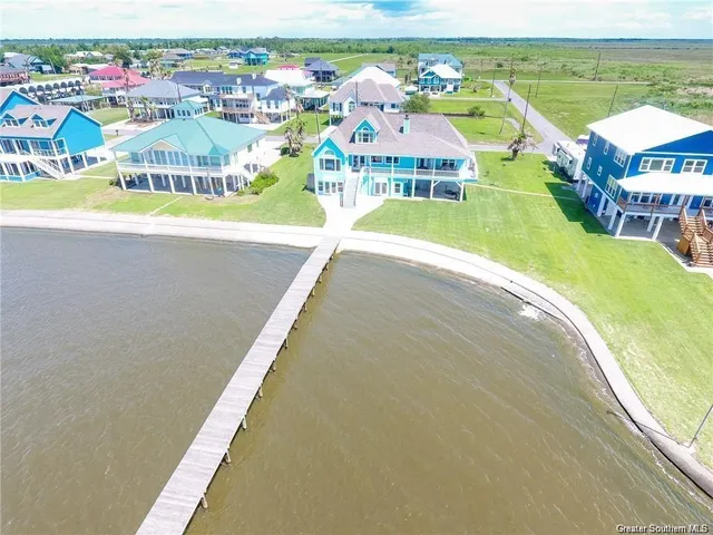 $995,000 | 145 West Harbor Drive, Lake Charles, LA 70607