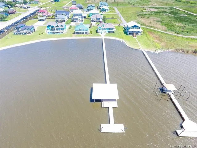 $995,000 | 145 West Harbor Drive, Lake Charles, LA 70607
