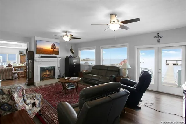 $995,000 | 145 West Harbor Drive, Lake Charles, LA 70607