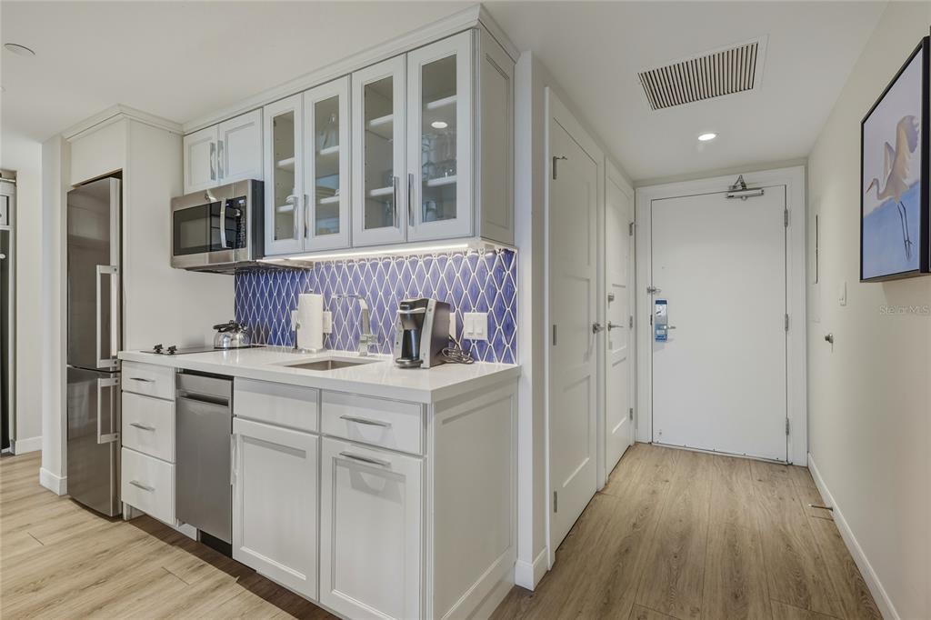 240 Sands Point Road, Unit 4201 Longboat Key, FL 34228 - Photo 9 of 42 Gallery Image 9