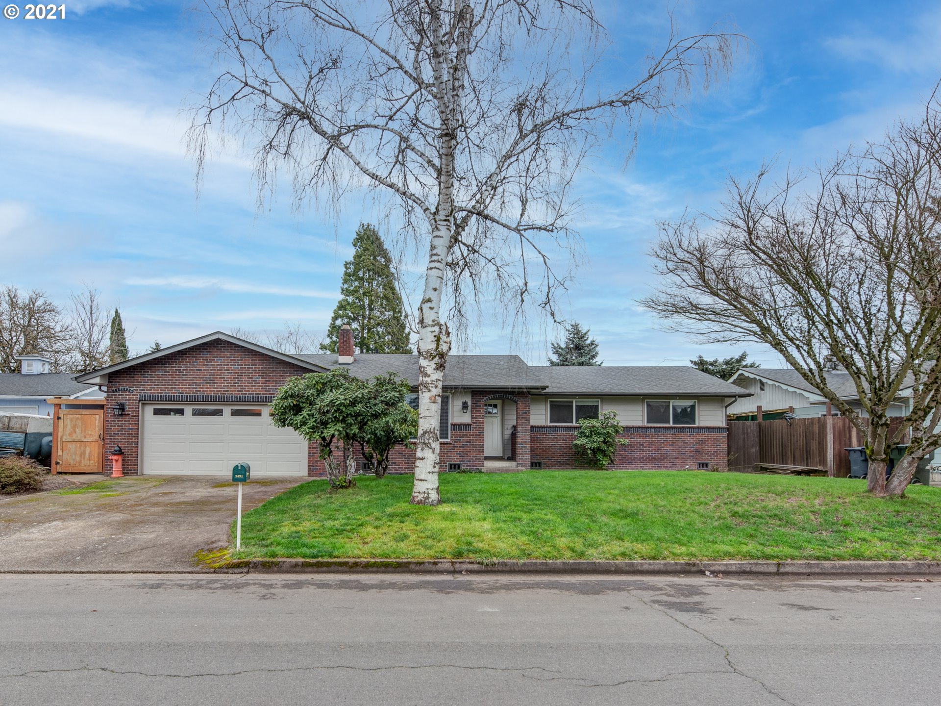 2491 16th Street Springfield, OR 97477 - Photo 1 of 28