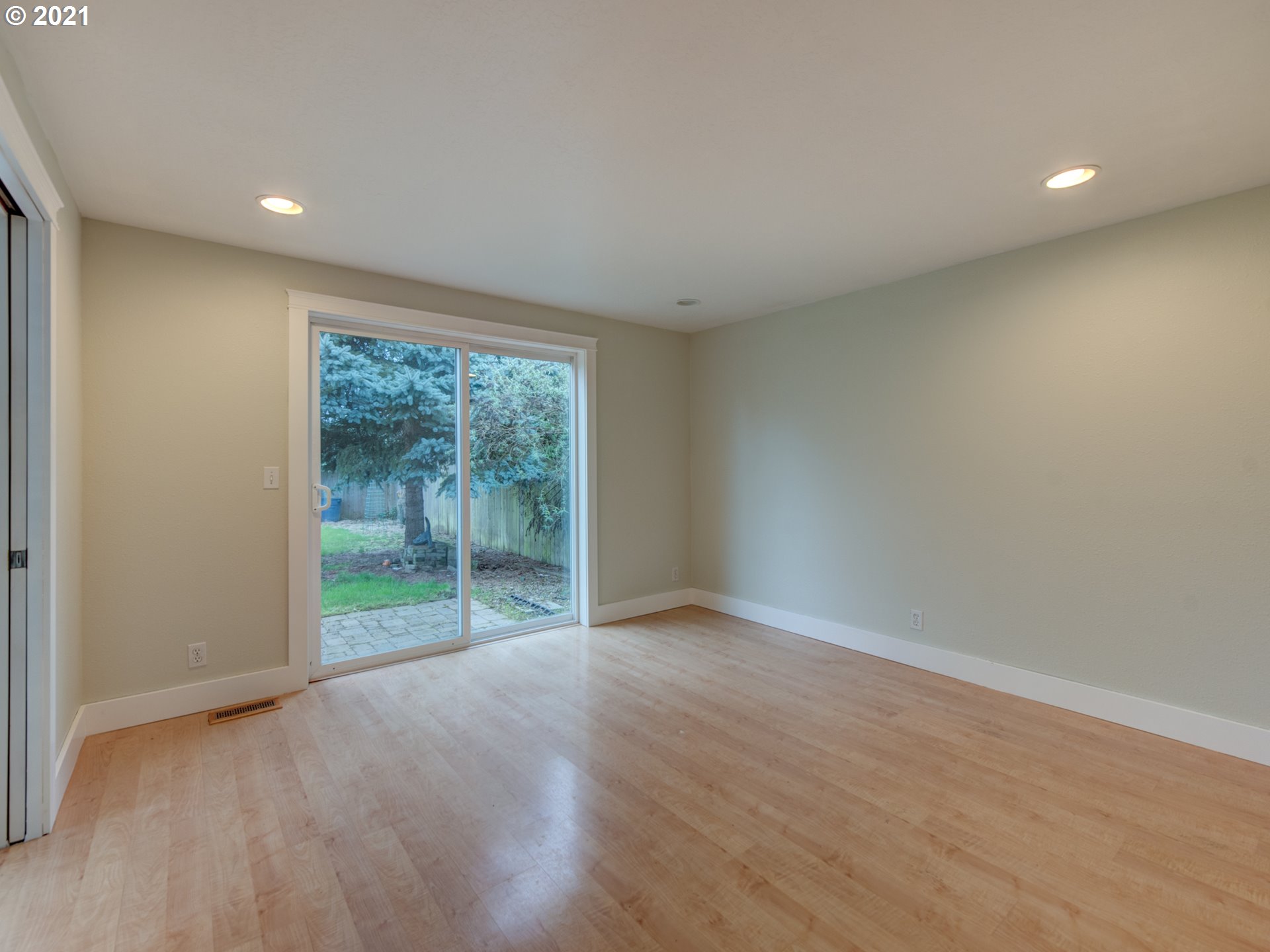 2491 16th Street Springfield, OR 97477 - Photo 14 of 28