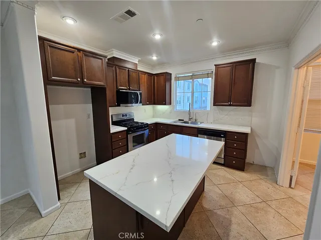 $3,900 | 20 Preston Lane, Buena Park, CA 90621