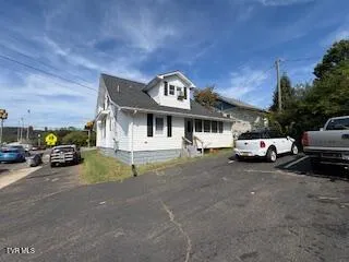 $285,000 | 921 Edgemont Avenue, Unit 12, Bristol, TN 37620