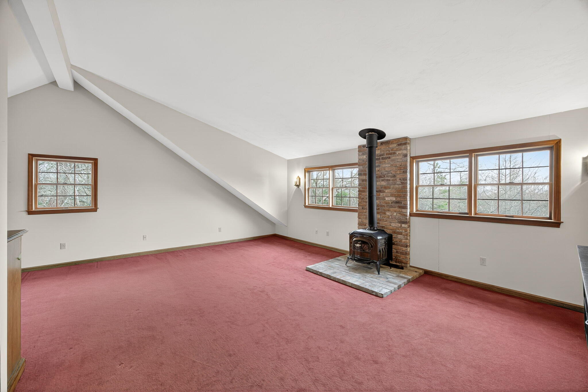 4 Earl Road East Sandwich, MA 02537 - Photo 24 of 63 an empty room with windows
