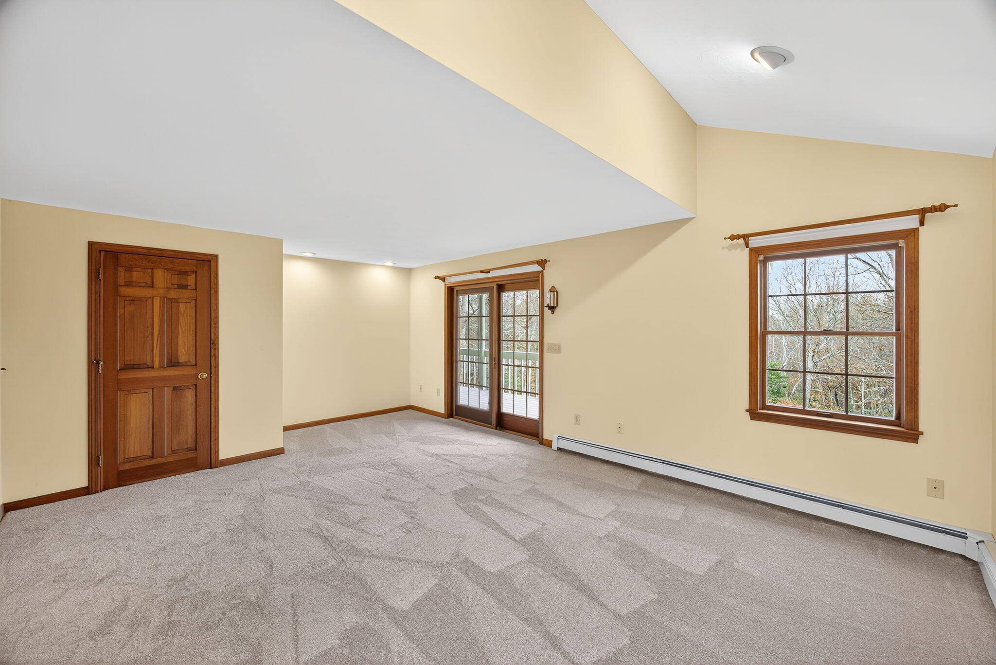 4 Earl Road East Sandwich, MA 02537 - Photo 39 of 63 an empty room with windows