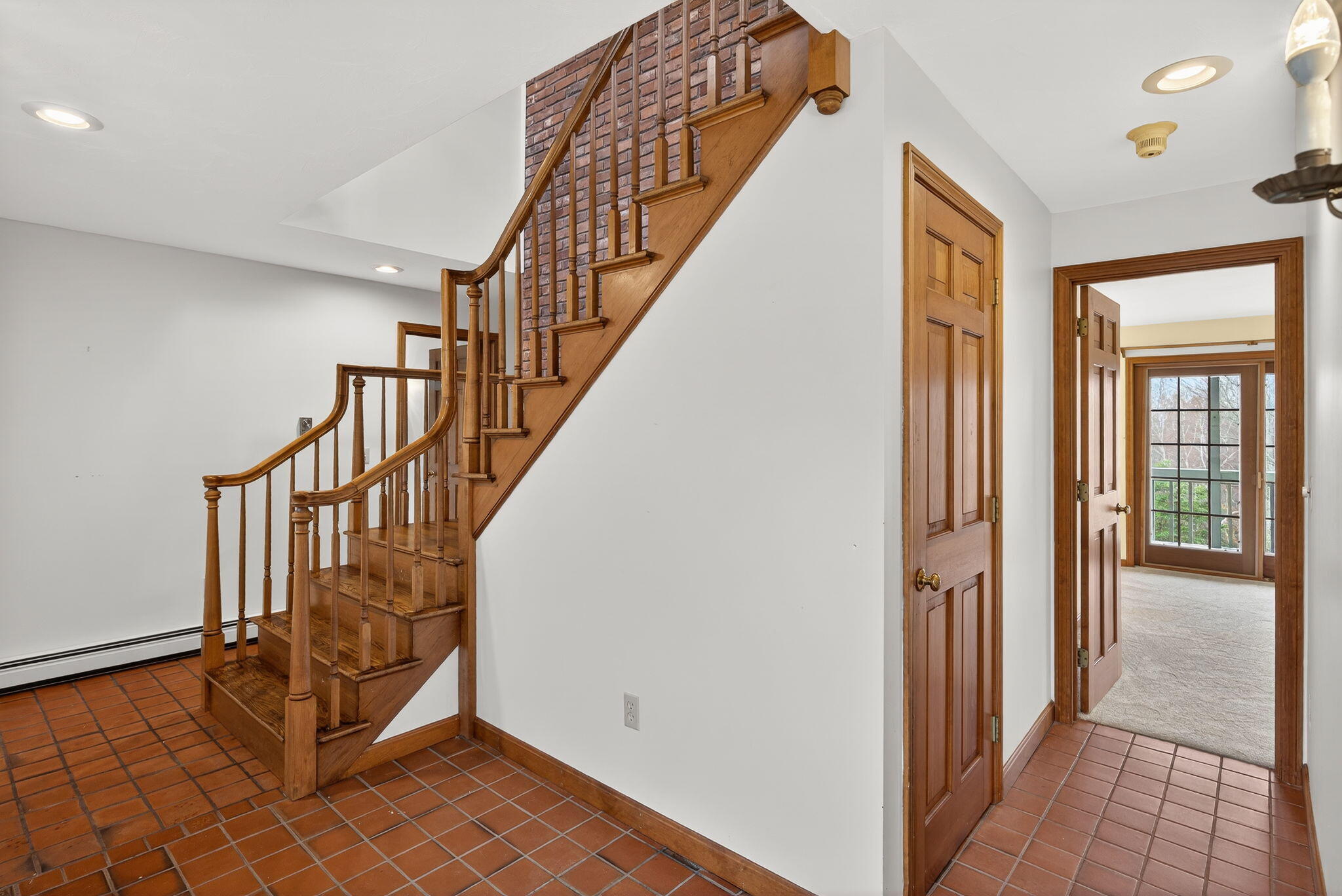 4 Earl Road East Sandwich, MA 02537 - Photo 4 of 63 a view of a hallway with staircase