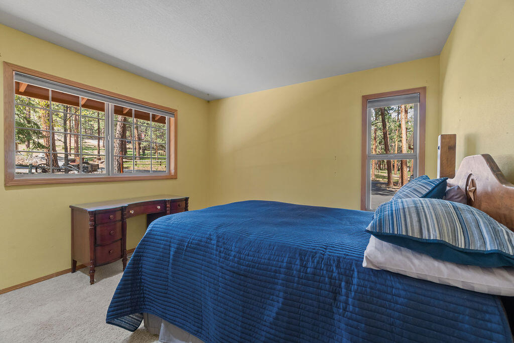 69660 Omaha Road Sisters, OR 97759 - Photo 16 of 45 2nd Bedroom on main