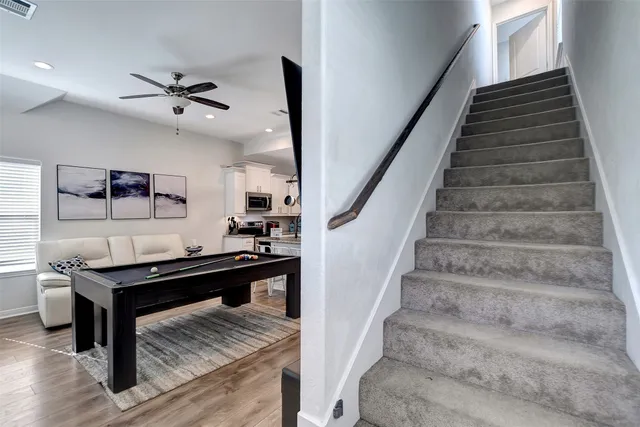 a view of entryway and workspace