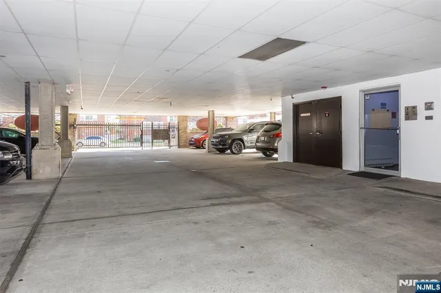 $334,999 | 351 South Broad Street, Unit 405, Elizabeth, NJ 07202