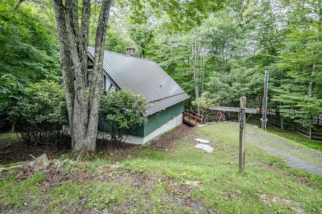 305 Charter Hills Road Beech Mountain, NC 28604 - Photo 2 of 38