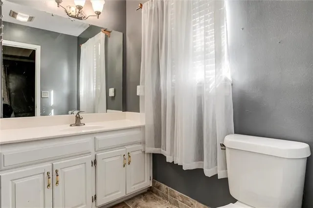 $370,000 | 980 West Elizabeth Street, Olathe, KS 66061