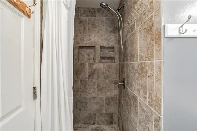 $370,000 | 980 West Elizabeth Street, Olathe, KS 66061