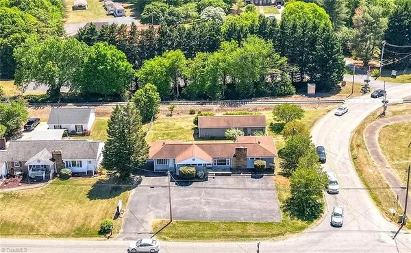 $319,900 | 534 East King Street, King, NC 27021