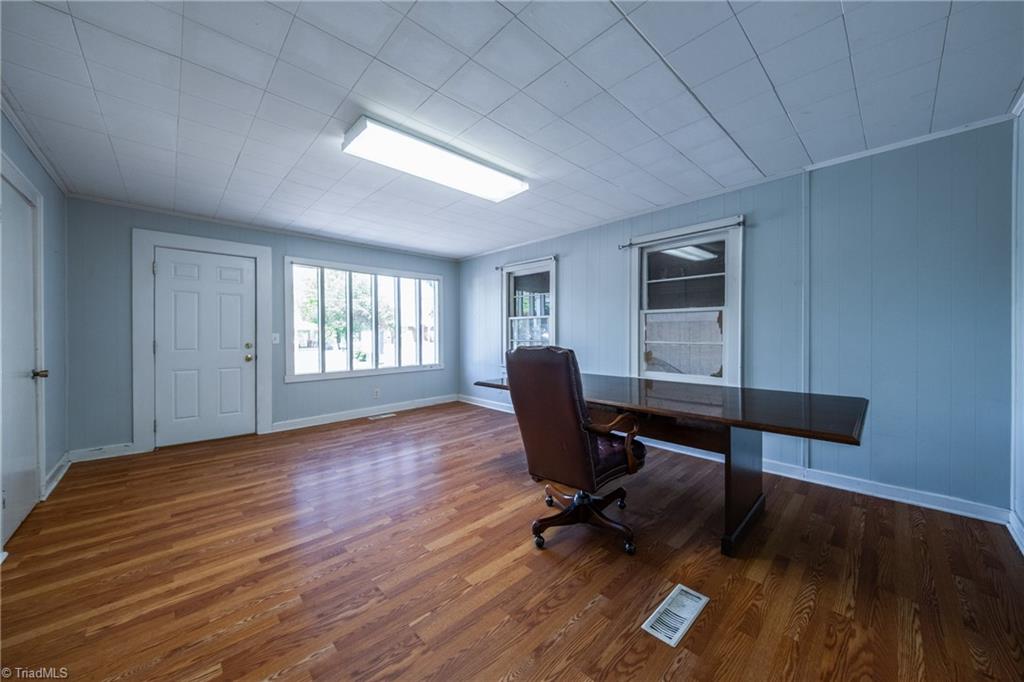 534 East King Street King, NC 27021 - Photo 13 of 39