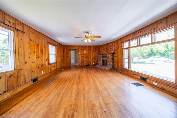 $319,900 | 534 East King Street, King, NC 27021