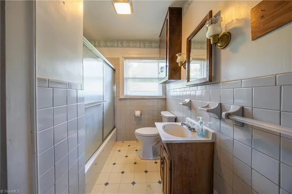 $319,900 | 534 East King Street, King, NC 27021