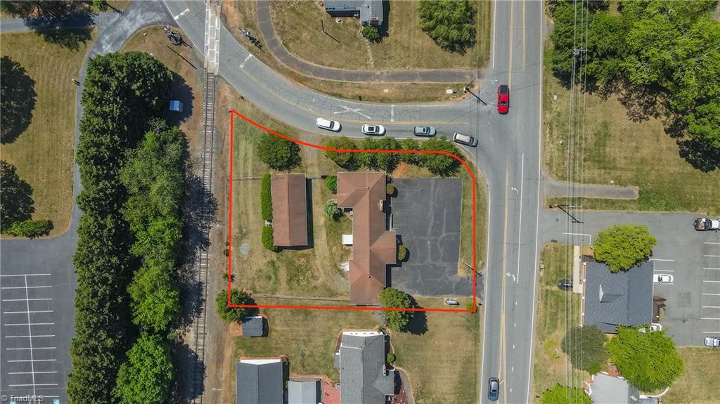 534 East King Street King, NC 27021 - Photo 4 of 39