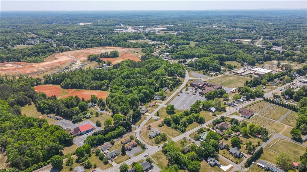 534 East King Street King, NC 27021 - Photo 8 of 39