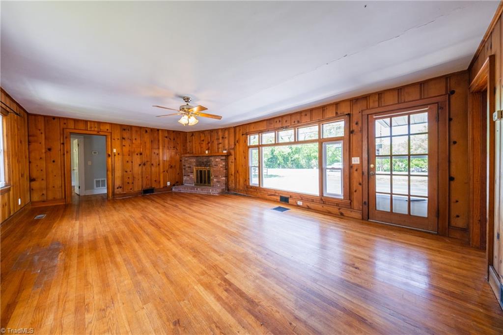 534 East King Street King, NC 27021 - Photo 10 of 39