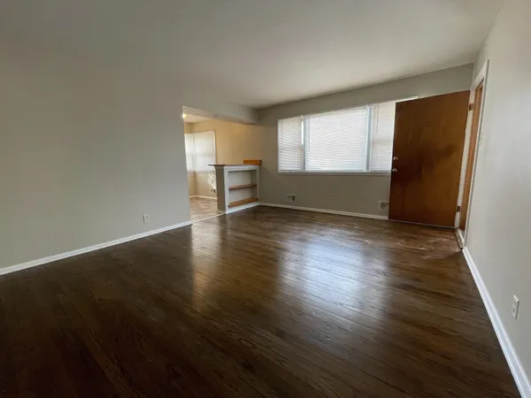 $875 | 5806 North 76th Street, Unit 2, Milwaukee, WI 53218