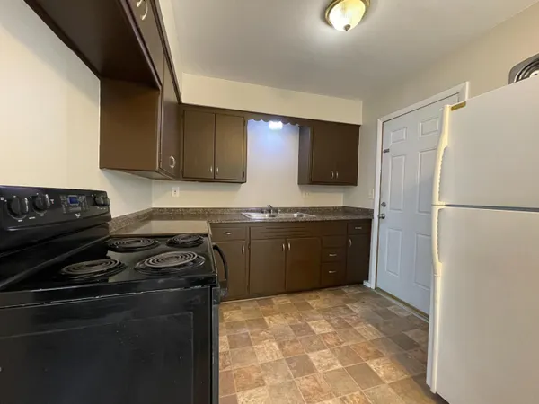 $875 | 5806 North 76th Street, Unit 2, Milwaukee, WI 53218