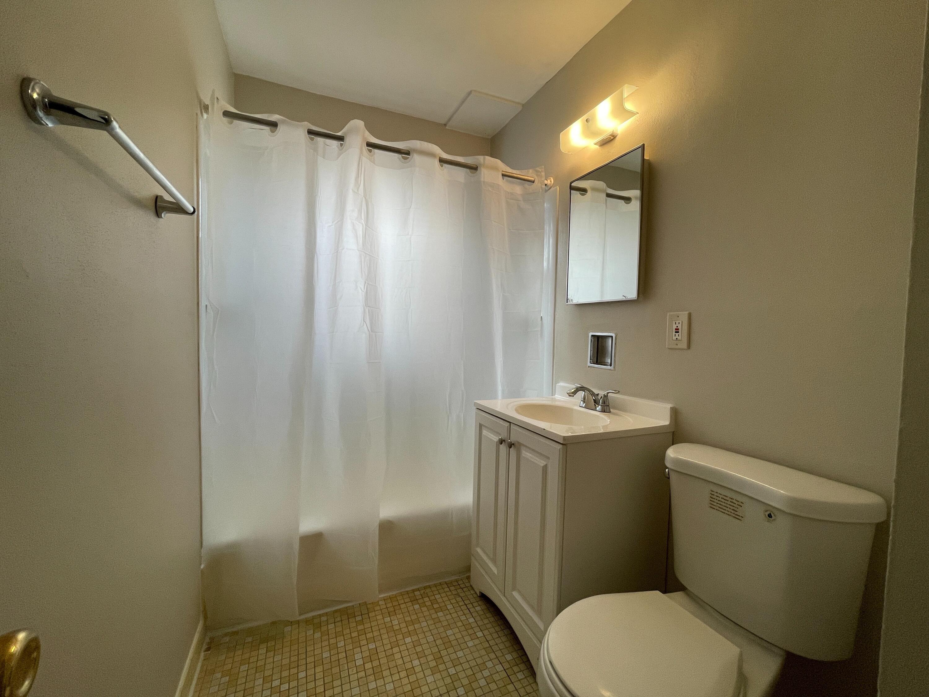 5806 North 76th Street, Unit 2 Milwaukee, WI 53218 - Photo 8 of 12 Bathroom