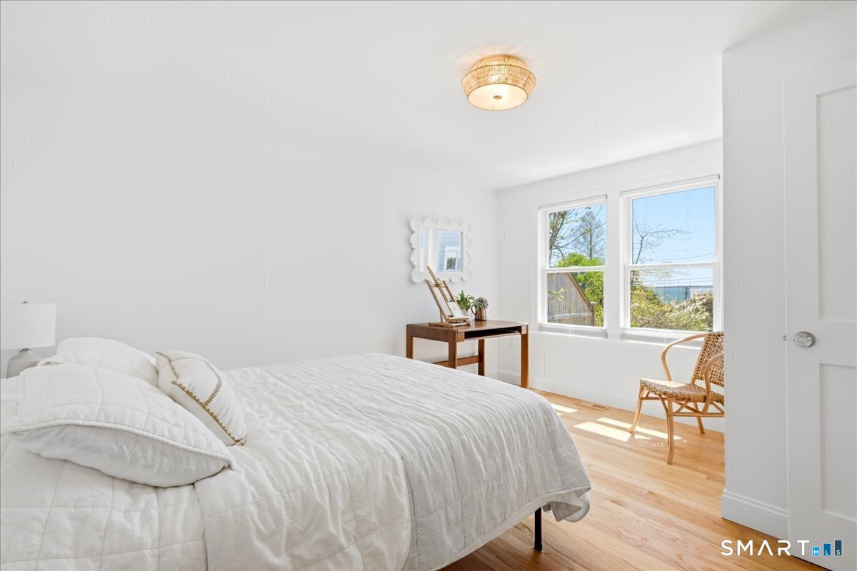 93 Pearl Street Groton, CT 06340 - Photo 18 of 40