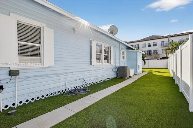 $3,995 | 123 North Ocean Breeze, Unit A, Lake Worth, FL 33460