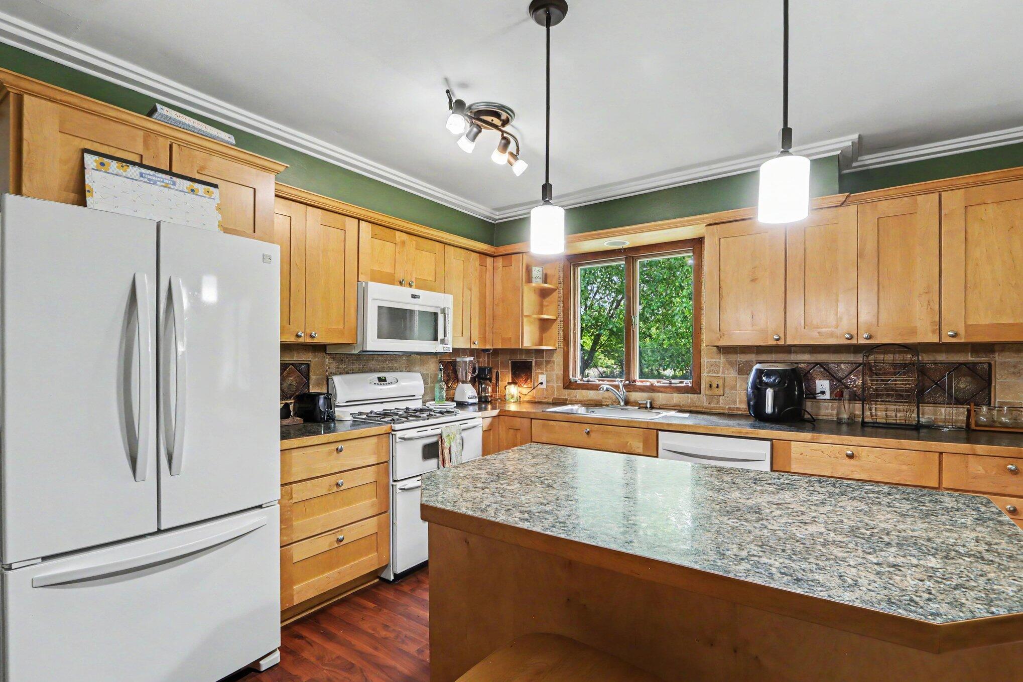 62852 Territorial Road Lawrence, MI 49064 - Photo 6 of 32 006_file_1653