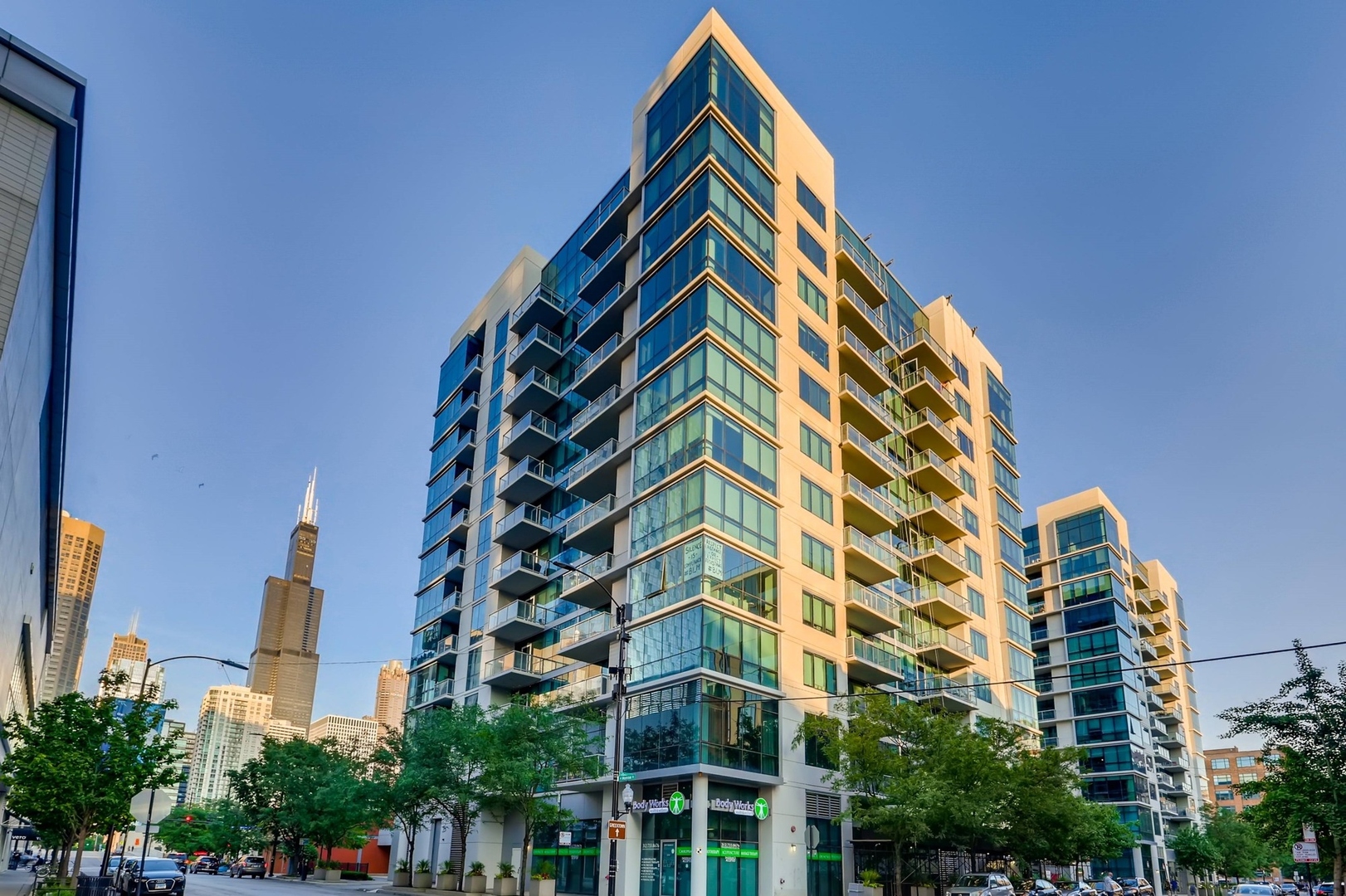 123 South Green Street, Unit 1009B Chicago, IL 60607 - Photo 1 of 17