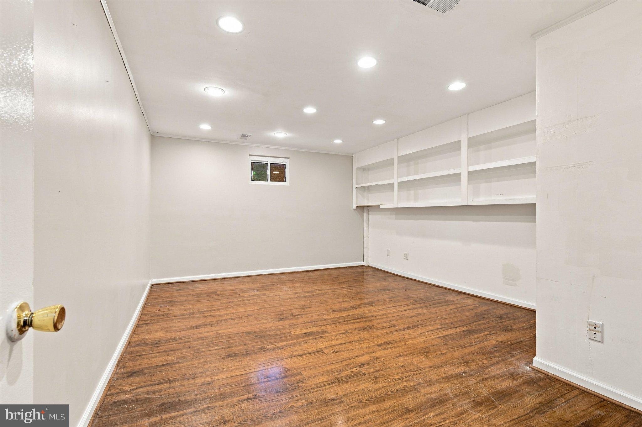 10614 Glenwild Road Silver Spring, MD 20901 - Photo 32 of 47 Generously sized bonus room