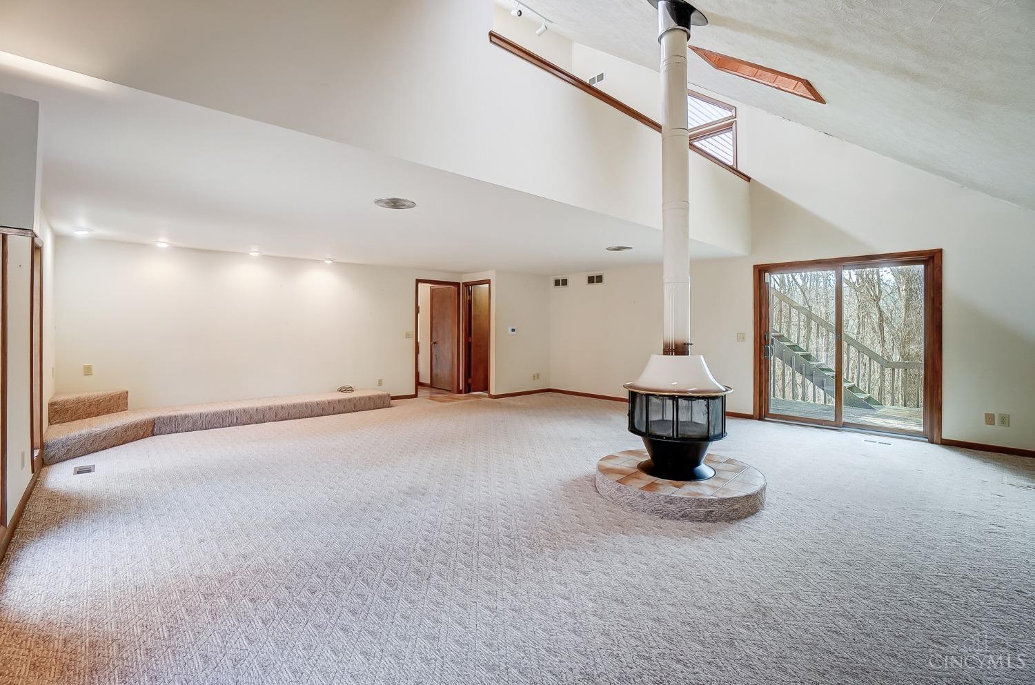 2923 Kleeman Road Cincinnati, OH 45211 - Photo 7 of 36